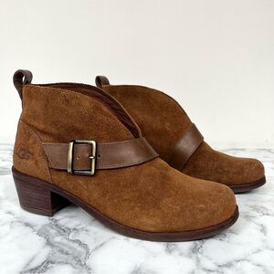 UGG Women's Wright Belted Ankle Booties Brown Suede Nubuck Leather Size 6